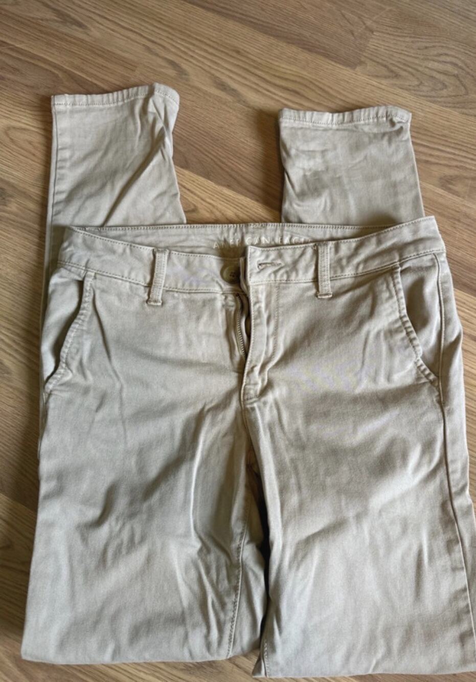 Women's American Eagle khakis SZ 10L